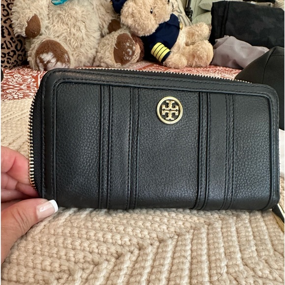 Tory Burch Black Leather Wallet - Picture 1 of 3